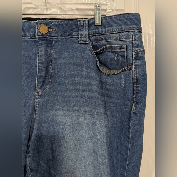 Democracy "Ab"solution Technology Distressed Medium Wash Straight Jeans Size 20W - Picture 3 of 13